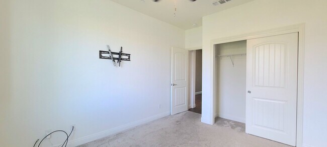 BEAUTIFUL SINGLE-FAMILY HOME IN BLACKSTONE IN EDH! - BEAUTIFUL SINGLE-FAMILY HOME IN BLACKSTONE IN EDH!