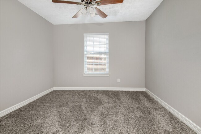 Photo - 2611 Desert Sage Dr