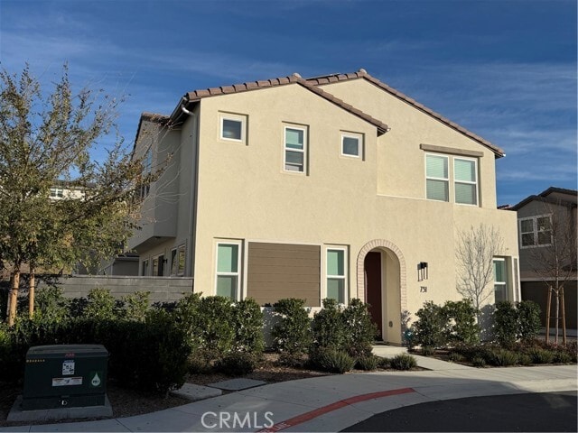 Photo - 731 Jasper St