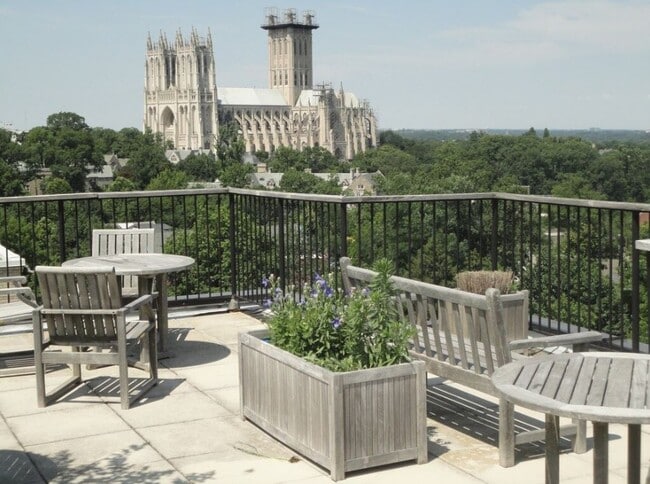 Building Photo - 2720 Wisconsin Ave NW Unit 106