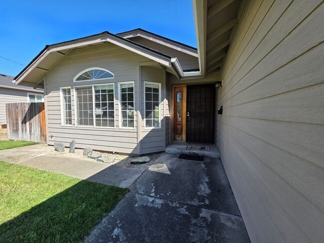 1229 NW Conklin Ave