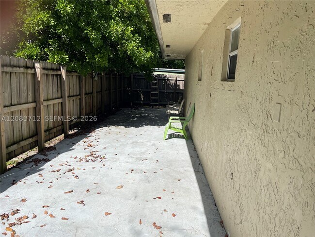 614 NW 2nd St Unit A