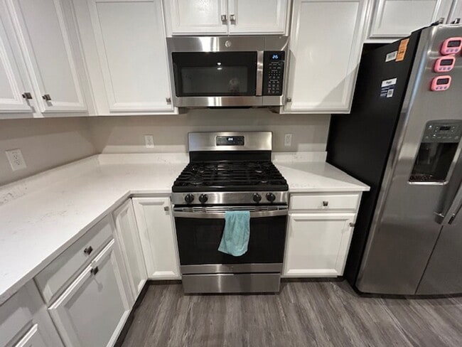 Photo - 2 Bed- 2 Bath + Dedicated Home Office - Single Family Home in Amherst