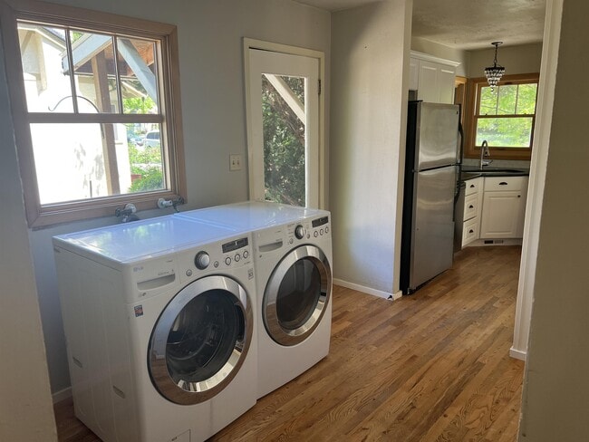 Photo - 1900 W Good St