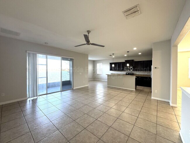 Photo - 3040 Youngford St