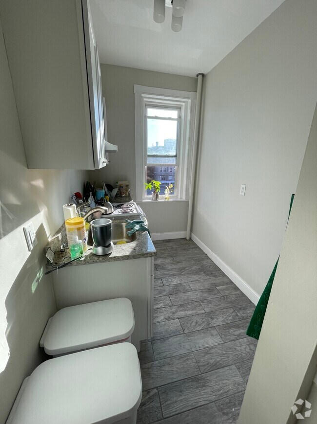 Building Photo - 27 Wait St Unit 303 Rental