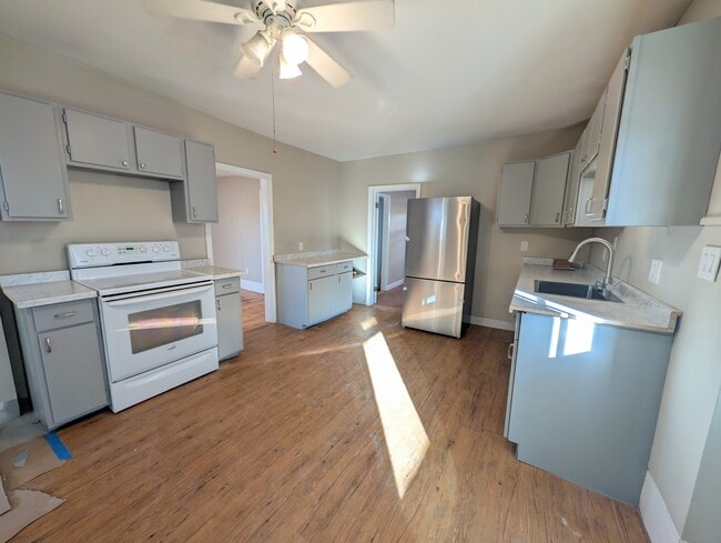 Photo - 103-107 SCHOOL ST Unit 105