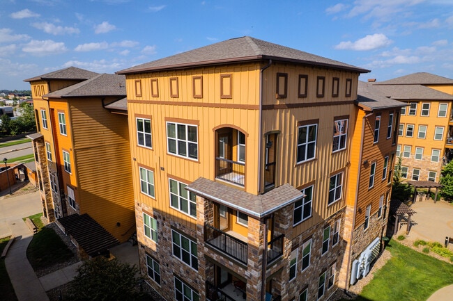 Our vibrant exteriors and inviting balconies mean daily life here is beautiful, comfortable, and easy.
