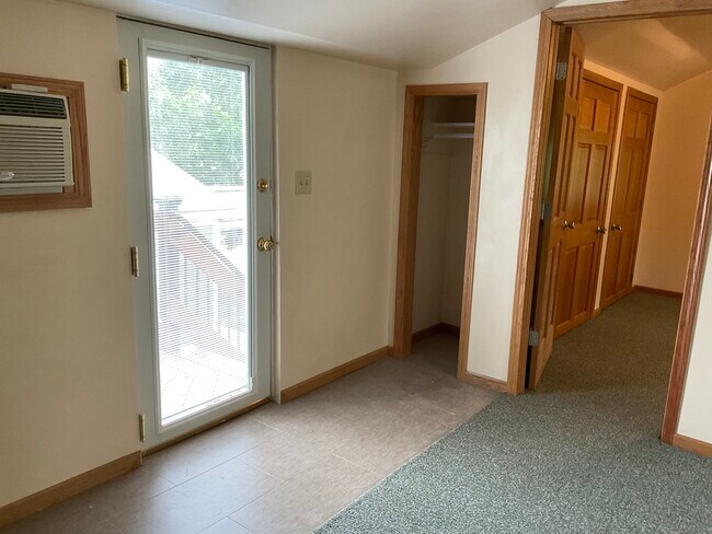 Entryway with small closet - 2121 Cameron Ave Apartments Unit 2121
