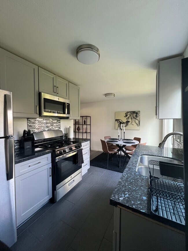 Photo - 750 Sheridan St