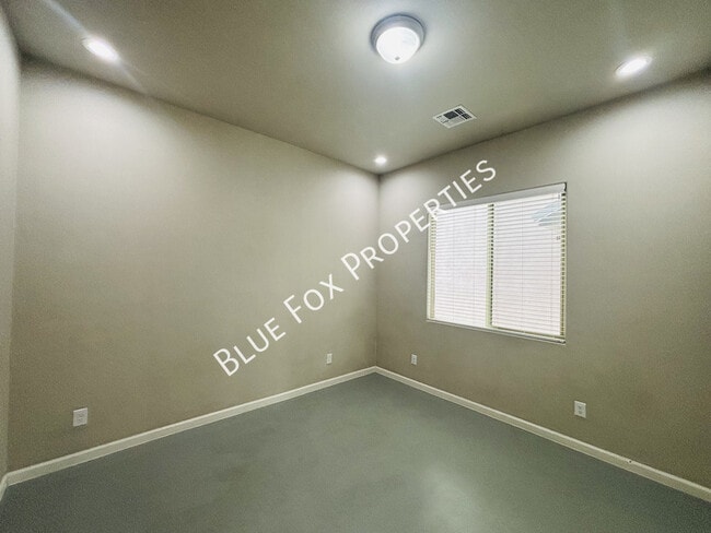 Photo - 149 E Stone Ct