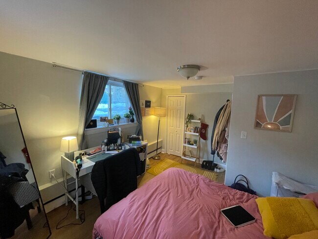 12 Sutherland Rd Unit 3