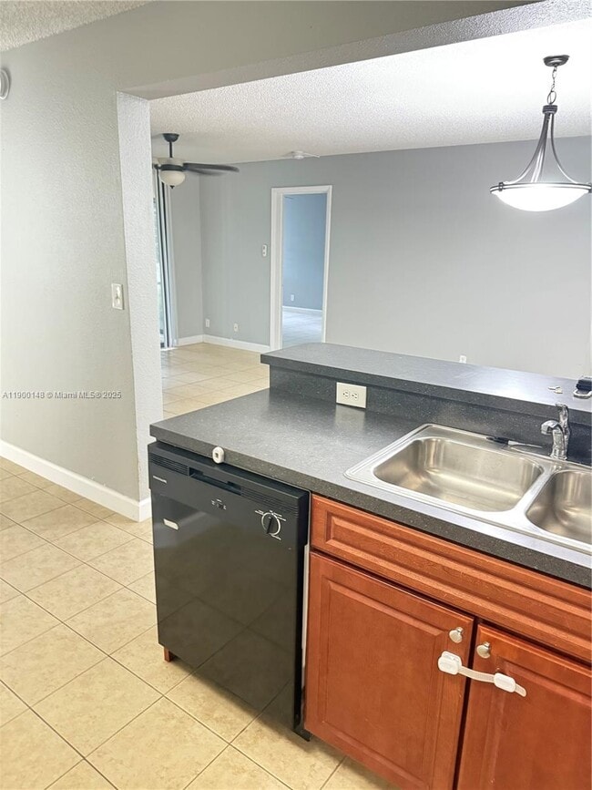 Photo - 10161 W Sunrise Blvd Unidad 105