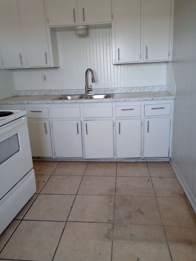 Photo - Cozy 1-Bedroom Duplex – Convenient Location!