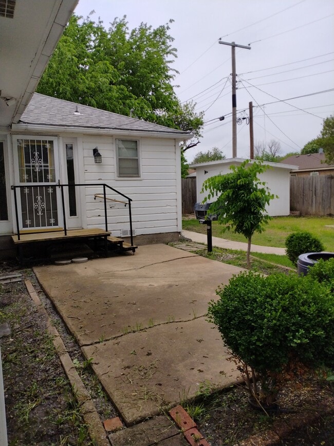 1409 NW Logan Ave