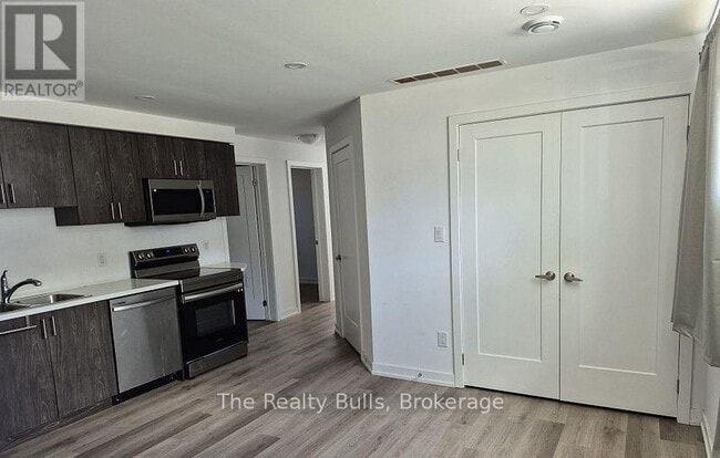 Photo - 812 - 4263 FOURTH AVENUE