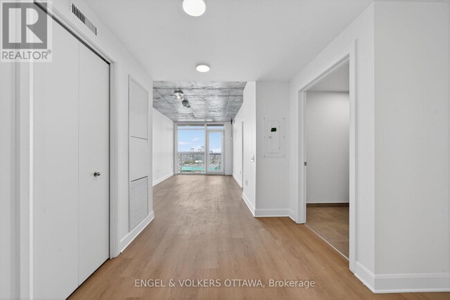 Photo - 1370 Carling Ave Unit 1203