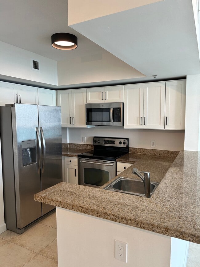Photo - 1723 SW 2nd Ave Unidad Apt 705