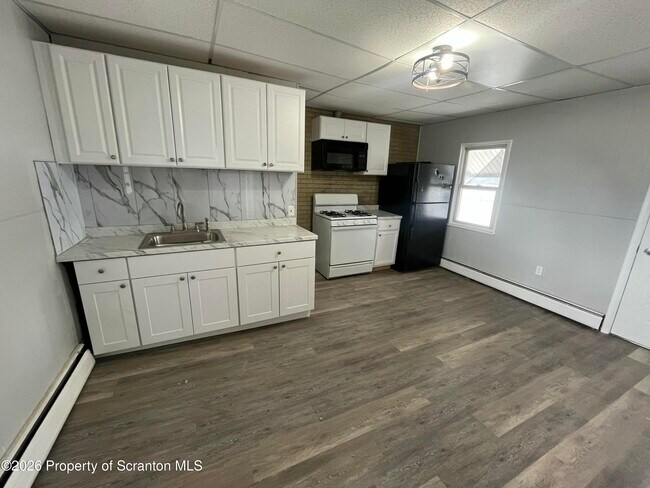 Photo - 375 Grove St