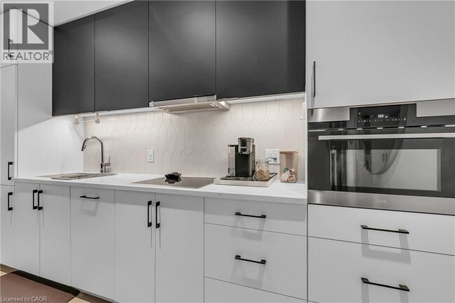 Photo - 741 King St W Unit 102