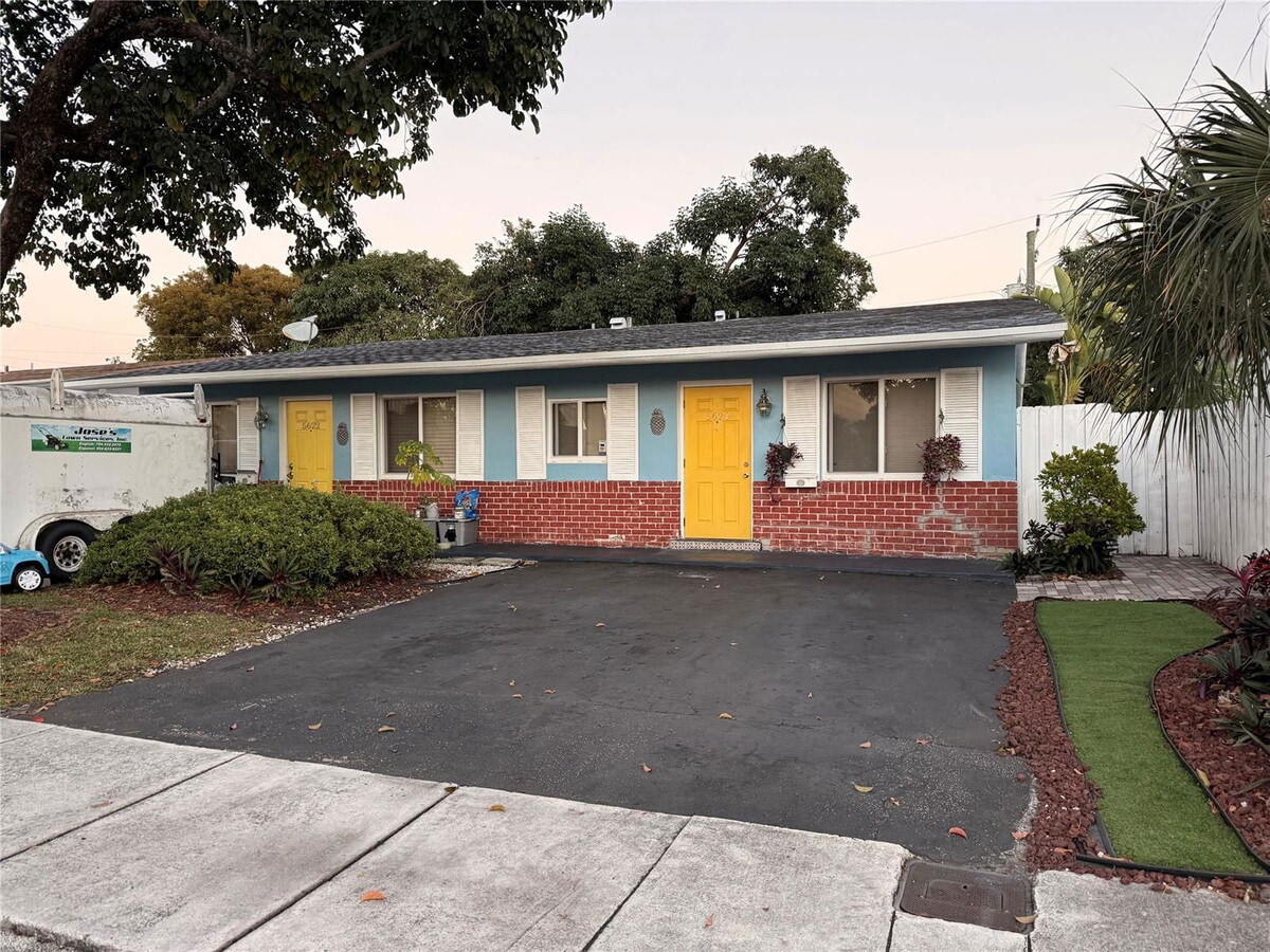 Photo - 5620 NE 2nd Terrace