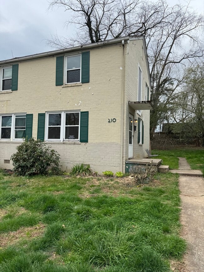Photo - 210 Seward Ave Unidad 210