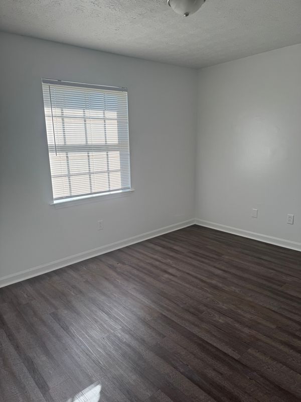 Photo - 3210 Brookside Dr NW