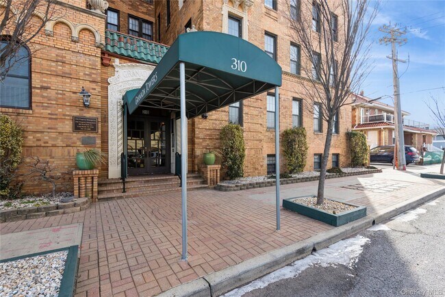 Photo - 310 Riverside Blvd Unit 2C