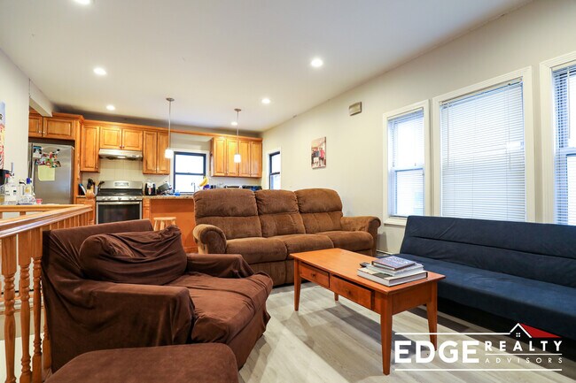 Photo - 117 Glenville Ave Unidad 1