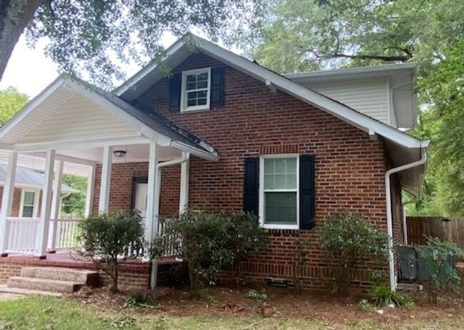 Building Photo - Romega Properties Unit 56 Hickory St