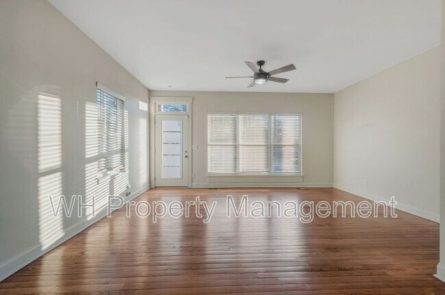 Photo - 123 Berry St