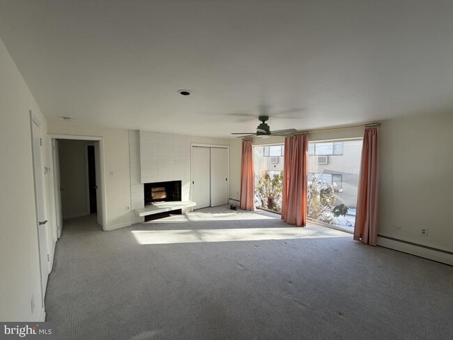 Building Photo - 454 Old Lancaster Rd Unit 2