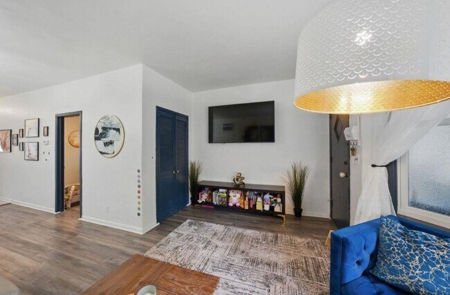 Photo - 152 W 30th St Unit 1
