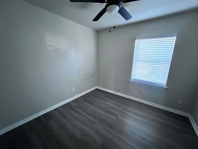 Photo - 5831 Belneath St