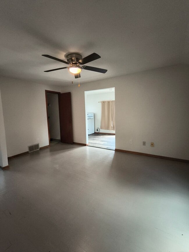 1218 Pleasant St Unit B