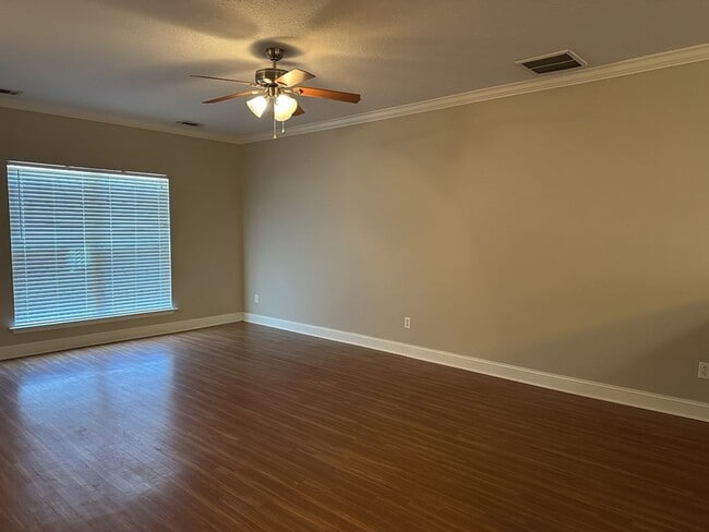 Photo - 273 Vining Way