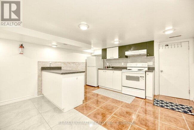 Photo - 433 Symington Ave