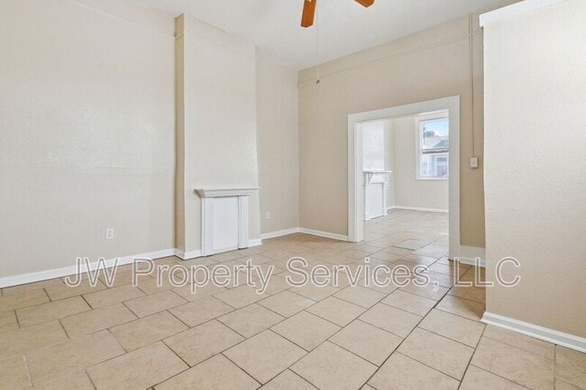 Photo - 2400 Dumaine St