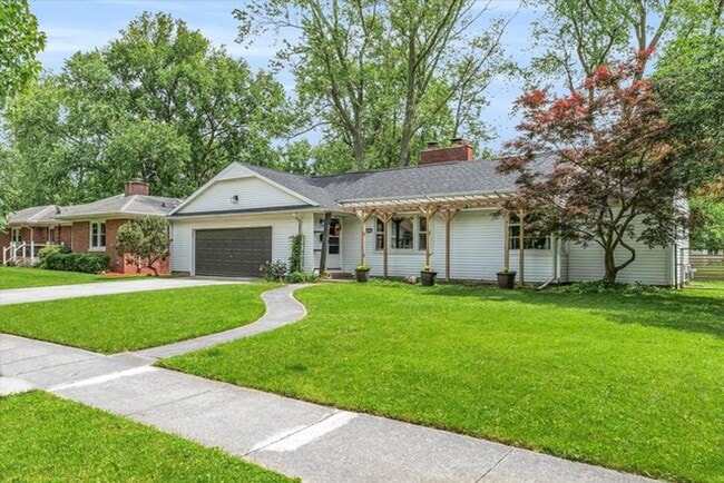 Renovated Ranch home in Champaign - AVAILA... - Renovated Ranch home in Champaign - AVAILA...