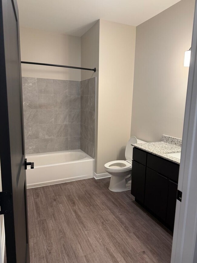 ROSSVILLE FLATS LLC - ROS