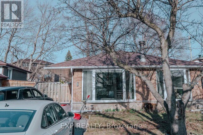 Photo - 20 Manorglen Crescent