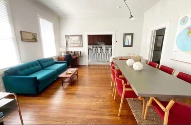 Photo - 2920 Avenue Q