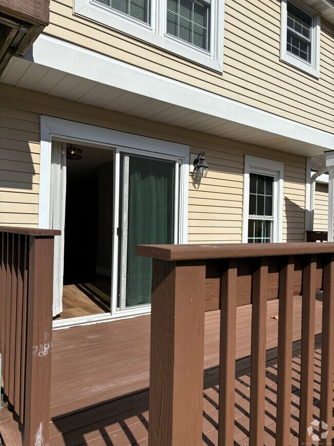 Rope Ferry Commons Rentals Waterford CT