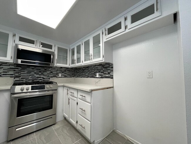 Photo - 5317-5311 Denny Ave