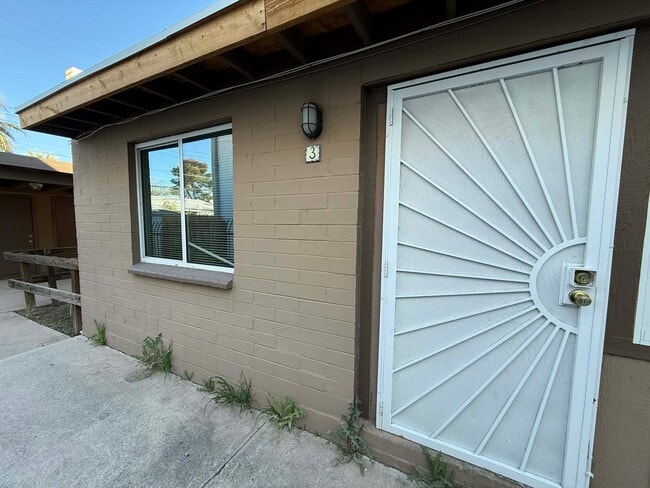 Photo - 5425 E 30th St Unidad 3