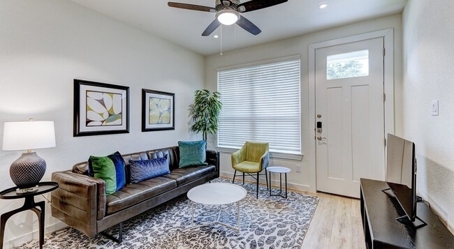 Photo - 627 Canvas Ave