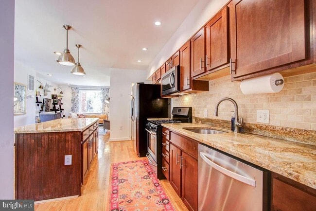Photo - 1612 Q St SE