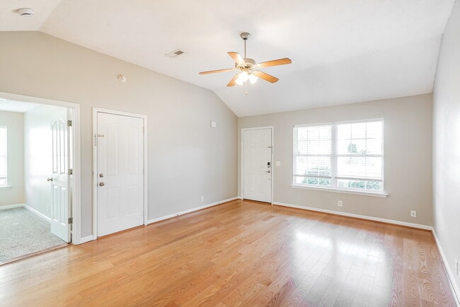 Photo - 8009 Maggie Ct