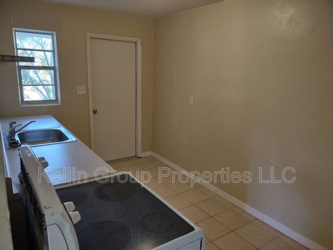 Photo - 157 E Northside Dr Unit Apt 1