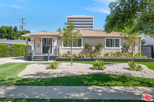 Building Photo - 21037 Costanso St Rental